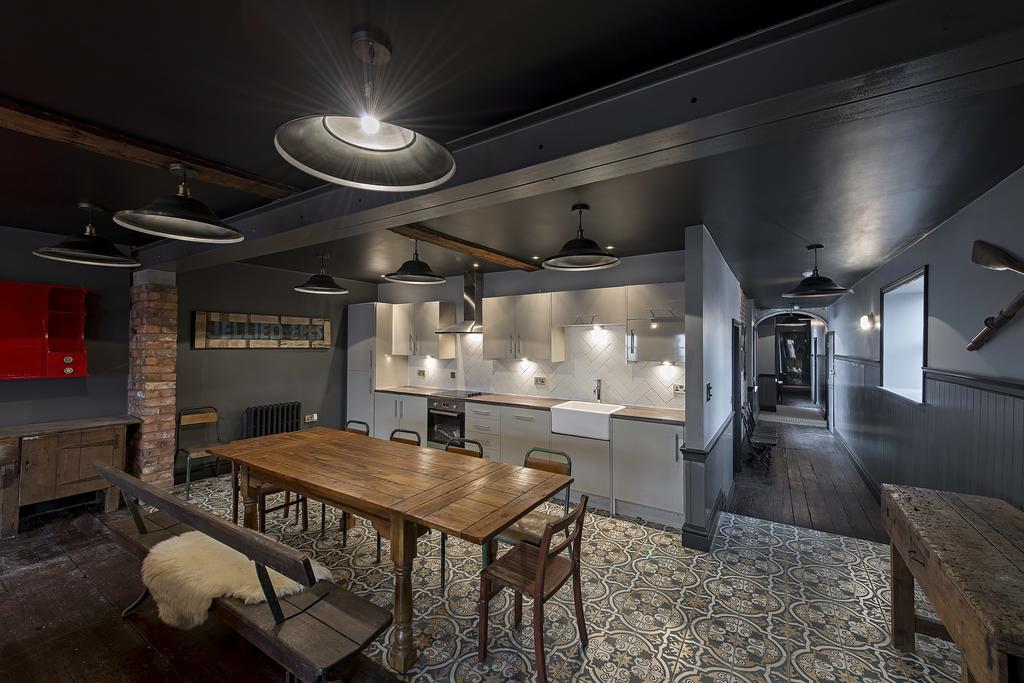 Le Bateau Aparthotel ลิเวอร์พูล ภายนอก รูปภาพ