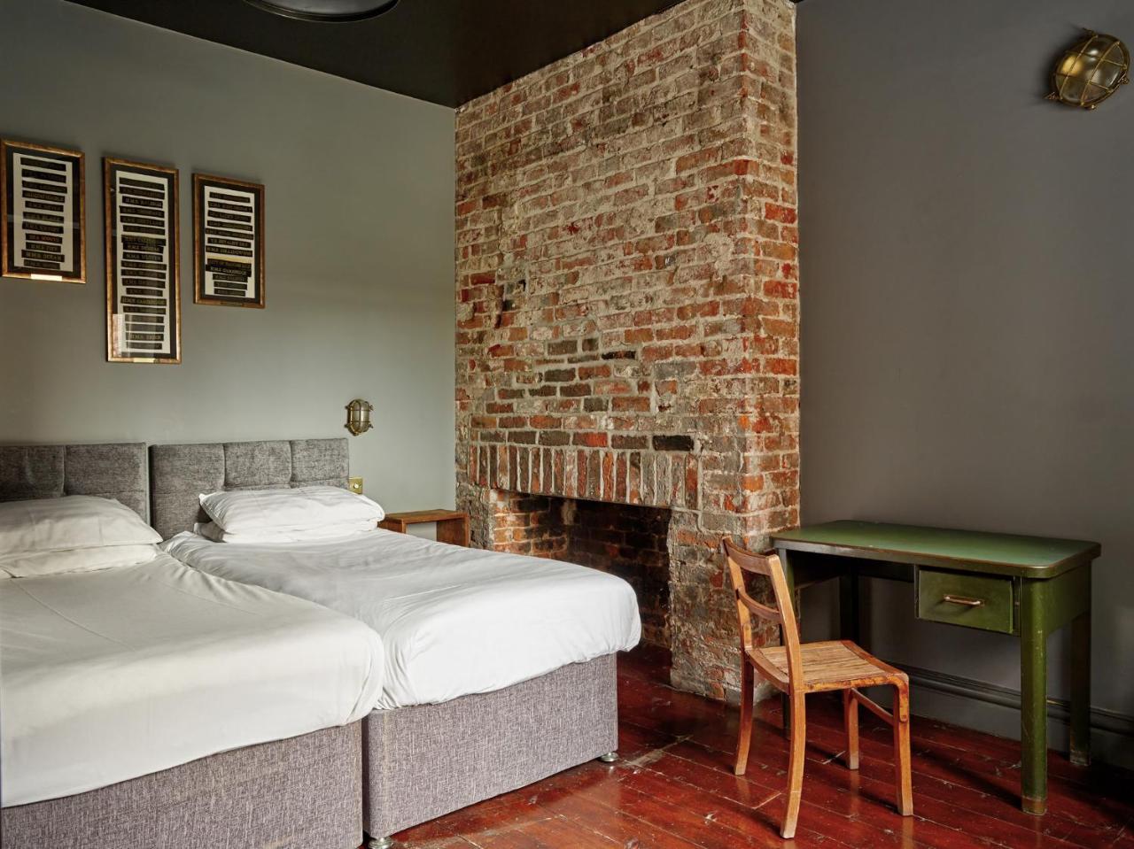 Le Bateau Aparthotel ลิเวอร์พูล ภายนอก รูปภาพ