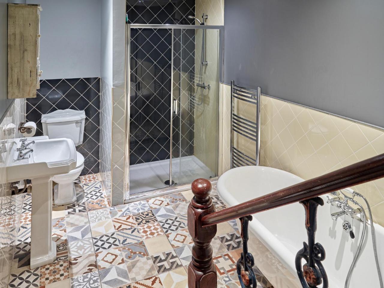 Le Bateau Aparthotel ลิเวอร์พูล ภายนอก รูปภาพ